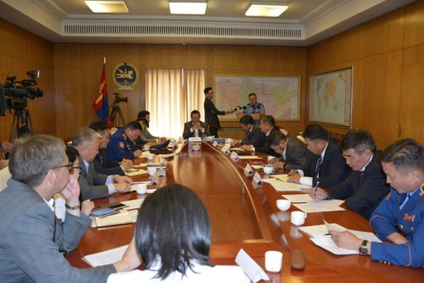 Гэнэтийн хүчтэй салхи, усархаг бороо олон хоногоор үргэлжлэн орж болзошгүй