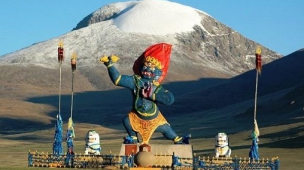 Отгонтэнгэр хайрхныг тахих ёслол боллоо