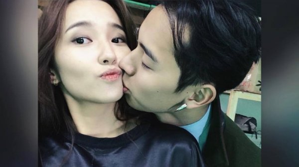 Anemone хамтлагийн дуучин Жулиагийн найз залуутай танилц