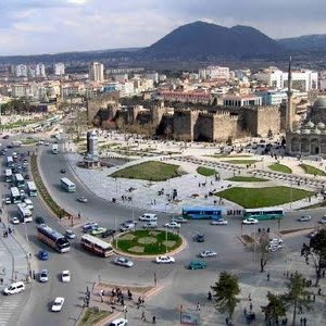 Туркэд 8000 гаруй албан тушаалтныг ажлаас нь халжээ