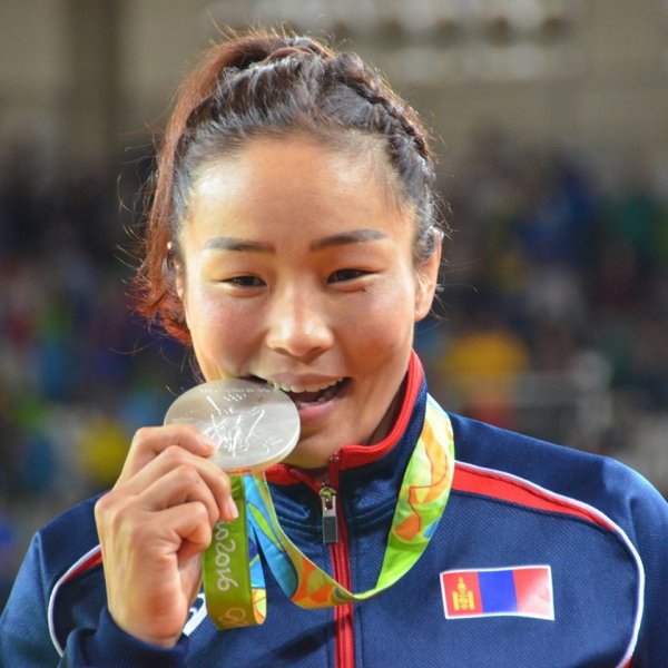 Засгийн газраас Д.Сумъяаг 60 сая төгрөгөөр шагнана