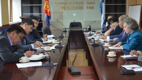 Америкийн Элчин сайдыг хүлээн авч уулзав