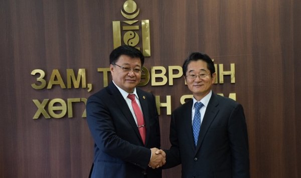 Д.Ганбат: Шинэ нисэх буудлыг бүс нутгийн өрсөлдөх чадвар бүхий зангилаа төв болгон хөгжүүлнэ