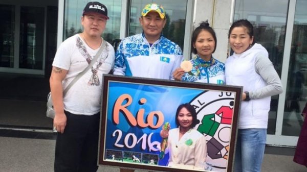 Олимпийн хүрэл медальт  Г.Отгонцэцэг  эх орондоо  ирлээ