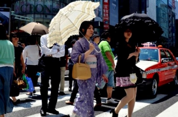 Японд хэт халалтаас бол 7 хоногт 563 хүн эмнэлэгт хүргэгджээ