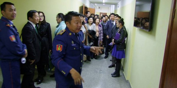 ХҮҮХЭД ЗАЛУУСЫГ ГАМШГААС ХАМГААЛАХ СУРГАЛТАД ХАМРУУЛНА