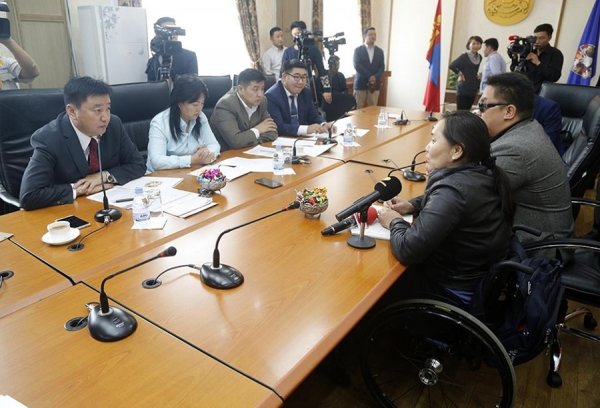 НИЙСЛЭЛЭЭС 