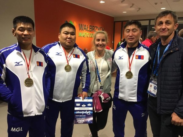 ЧӨЛӨӨТ БӨХИЙН АХМАДЫН ДАШТ-ЭЭС ДОЛООН МЕДАЛЬ ХҮРТЖЭЭ