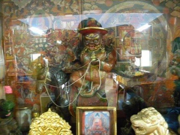 300 ЖИЛИЙН НАСТАЙ “ХАР МОРЬ” САХИУСЫГ ХУЛГАЙЛСАН ЭТГЭЭДҮҮДИЙГ БАРЬЖЭЭ