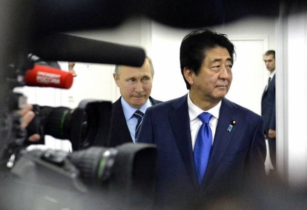 Америкийг нэвтрүүлэхгүй гэсэн амлалттайгаар Оросоос арлуудаа авахыг Япон сонирхож байна