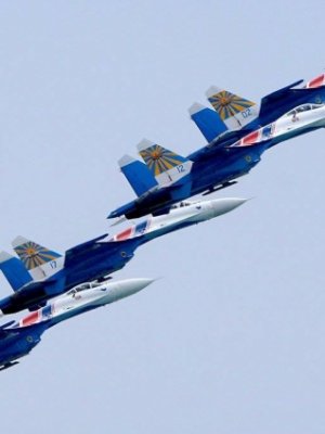 Сөнөөгч онгоцнууд Улаанбаатарт газарджээ