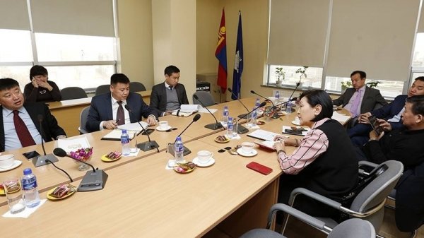 Нийслэлийн төсвийн асуудлаар УИХ-ын гишүүдтэй уулзлаа