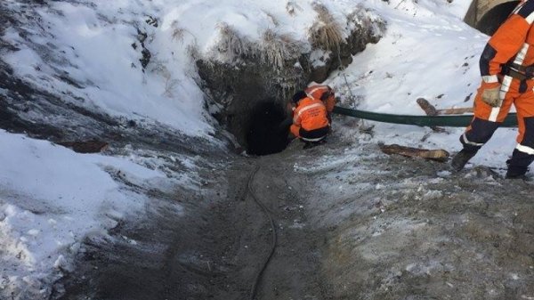 Налайхын уурхайд гурван хүн дарагджээ