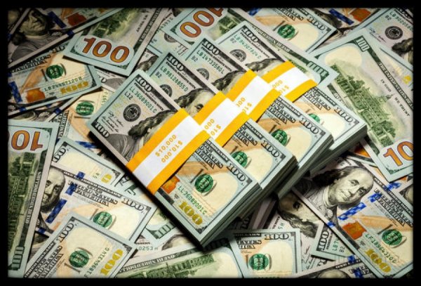 Тэнгэрт цойлсон ам.долларын ханш