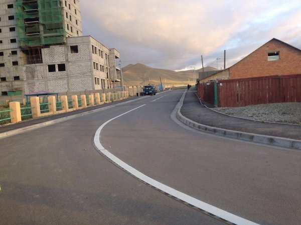 60 дугаар сургуулийн баруун уулзвараас Сонсголонгийн арын зам хүртэлх 1.2 км авто замын ажил дуусчээ