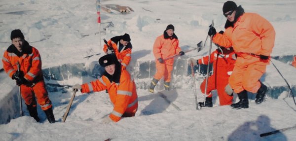 АВТОМАШИНТАЙГАА МӨСӨНД ЦӨМӨРСӨН ИРГЭДИЙГ АВАРЧЭЭ