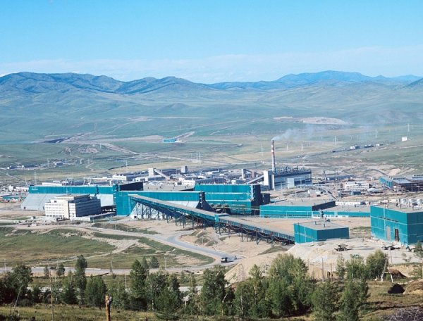 “Эрдэнэт”-ийг зуун хувь эзэмшсэн монголчууд өр төлбөрөө авч эхэллээ