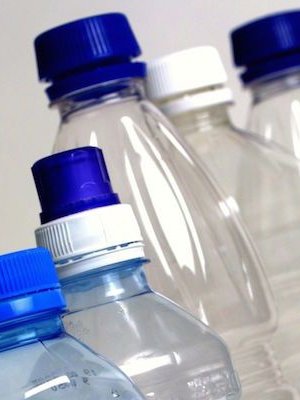 Хуванцар савны найрлагад шүдний пааланг устгадаг химийн бодис ордог