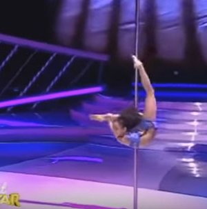 Тэнгэрийн ханхүү чинь гурилддаг юм байна өө энэ охины хажууд