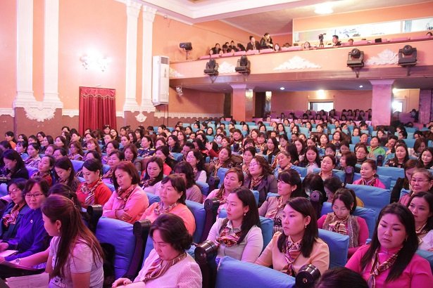 “АМЬДРАХАД ТААТАЙ ГОВЬ НУТАГ-2016” ЭМЭГТЭЙЧҮҮДИЙН ЧУУЛГАН БОЛЖ БАЙНА