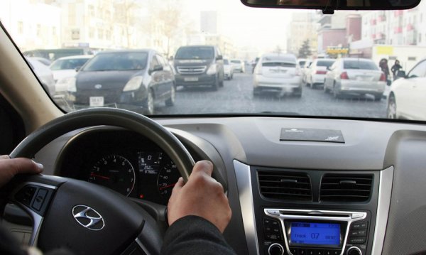 “Устгаад өгье. Мөнгөө шилжүүлчих”