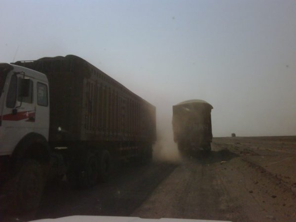 8 мянган жолоочоос 360 мянган төгрөгийн хураамж байнга авч байж хагархай, цөмөрхий замыг нь засаач!