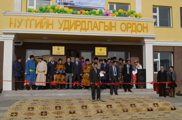Өмнөговийн мэдээ:Номгон суманд шинэ Нутгийн удирдлагын ордон ашиглалтад орлоо