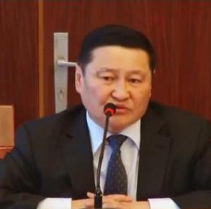 Шинжихүй: АН-ыг самарсан Н.Алтанхуяг намаа сэргээх үү, улам дампууруулах уу