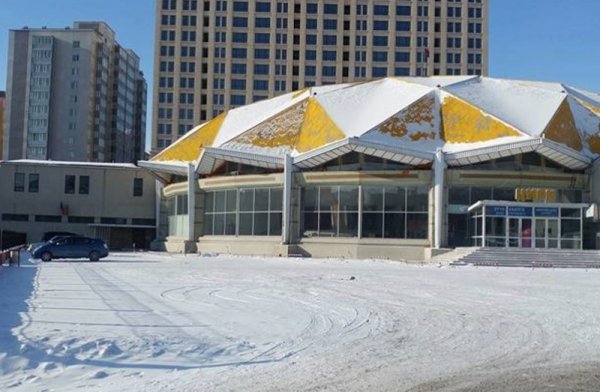 Зөвшөөрөлгүй авто худалдаа эрхлэгчдийг нүүлгэн газрыг чөлөөлж байна