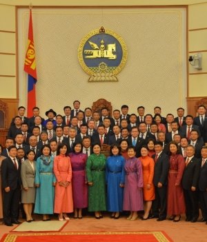 М.Энхболдын ангийнхан “Төгсч” чадах уу?