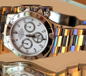 Өндөр үнэтэй “Ролекс” цагтай сайд нартай тэмцэнэ