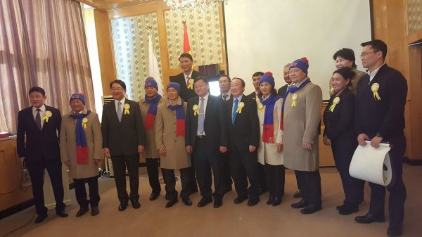 Паралимпийн баг тамирчин дасгалжуулагчдыг үдэж өглөө