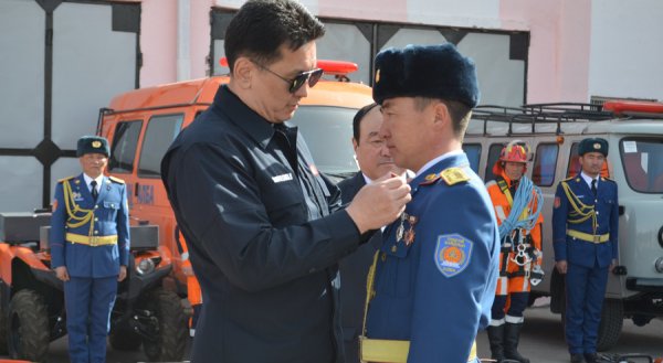 АВРАГЧДАД ТӨРИЙН ДЭЭД ОДОН МЕДАЛЬ ГАРДУУЛЖЭЭ