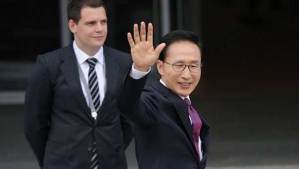 Өмнөд Солонгосын Ерөнхийлөгч Асан И Мён Бакийг авлигын хэрэгт буруутгажээ