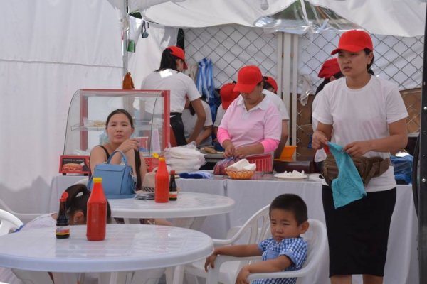 БАЯР НААДМЫН ҮЕЭР ХУДАЛДАА, ҮЙЛЧИЛГЭЭ ЭРХЛЭХ 400 ЗӨВШӨӨРӨЛ ОЛГОНО