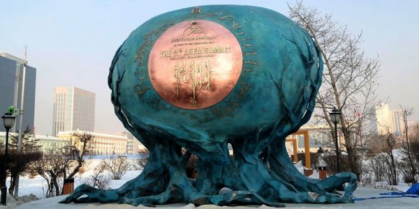 АСЕМ-Д ЗОРИУЛЖ ХӨШӨӨ БАРИХ НЭРИЙДЛЭЭР ИХ ХЭМЖЭЭНИЙ МӨНГӨ ЗАВШСАН ЭЗЭД ХЭН БЭ