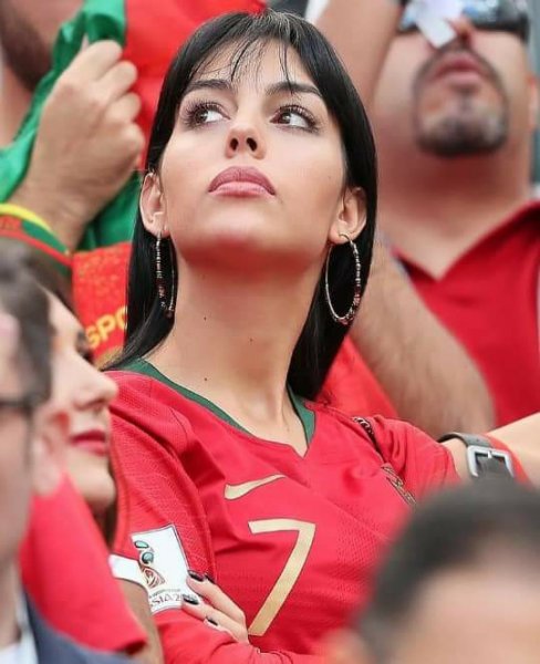 Фото: Кристиано Рональдогийн гэр бүлтэй танилц...