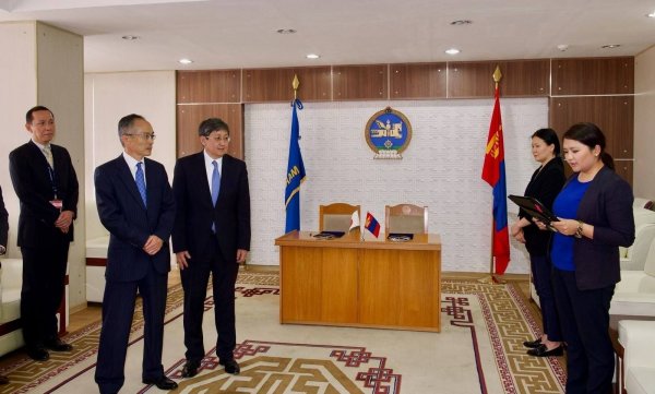 Энэ жил төрийн 22 албан хаагчийг Японд тэтгэлгээр суралцуулна