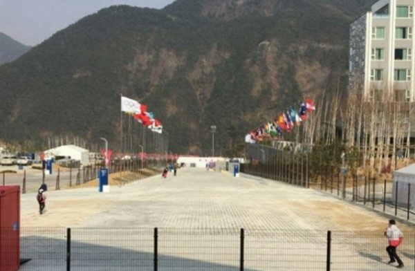 Хоёр Солонгос авто замуудаа холбох яриа хэлэлцээгээ эхлүүллээ