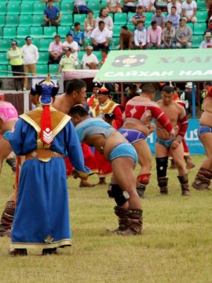 Ахин нэг бөхөөс сэргээш илэрчээ