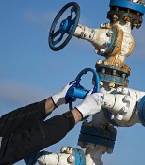 Саудын Араб ОХУ-тай газрын тосны зах зээл дээр хамтран ажиллахаар тохиролцжээ