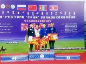 Эмэгтэй бөхчүүд “Баргын цом”-оос дөрвөн медаль хүртлээ