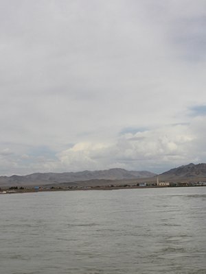 Ховд голын ус үерийн түвшинд хүрч, таван хүн энджээ