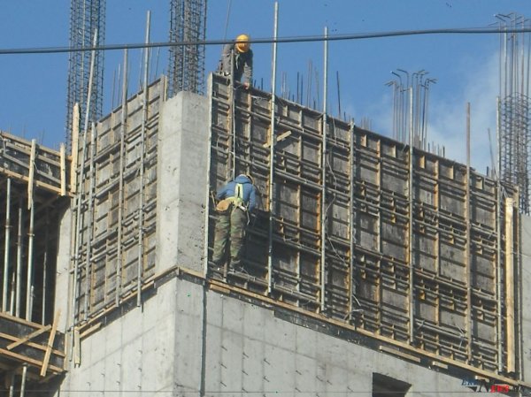 Барилгын ослын улмаас 2 хүн амиа алджээ