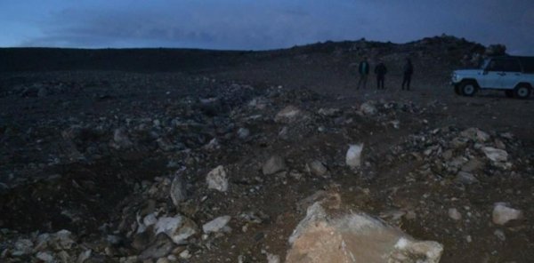 Хууль бусаар ашигт малтмал олборлож байсан иргэдийг саатуулжээ