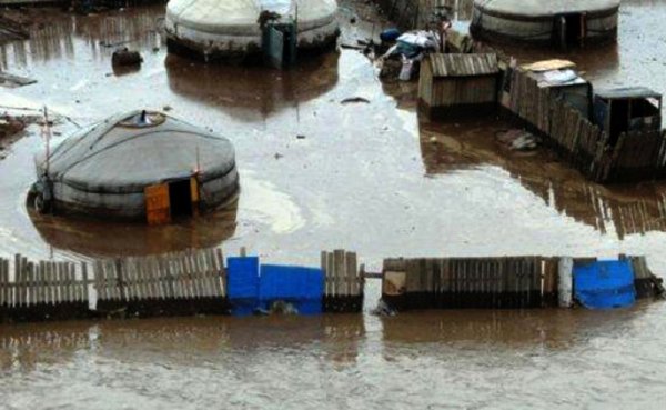 Үерийн бүсэд суурьшсан бүх өрхийг яаралтай нүүлгэн шилжүүлнэ