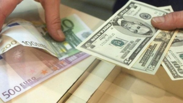 ВАЛЮТЫН НӨӨЦ НЭМЭГДЭХЭД ГУРВАН ШАЛТГААН НӨЛӨӨЛЖЭЭ