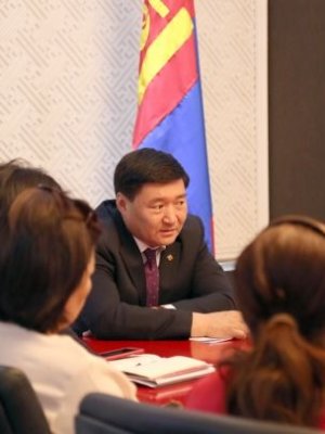 С.Чинзориг сайд эрүүл мэндийн үйлдвэрчний холбооныхонтой уулзлаа