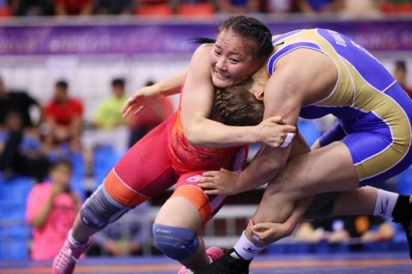 Ш.Түмэнцэцэг Жакартагаас анхны мөнгөн медалиа хүртлээ