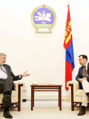 ГАДААД ХАРИЛЦААНЫ САЙД Д.ЦОГТБААТАР АВСТРАЛИ УЛСААС МОНГОЛ УЛСАД СУУГАА ЭЛЧИН САЙД Ж.ЛАНГТРИ-Г ХҮЛЭЭН АВЧ УУЛЗАВ